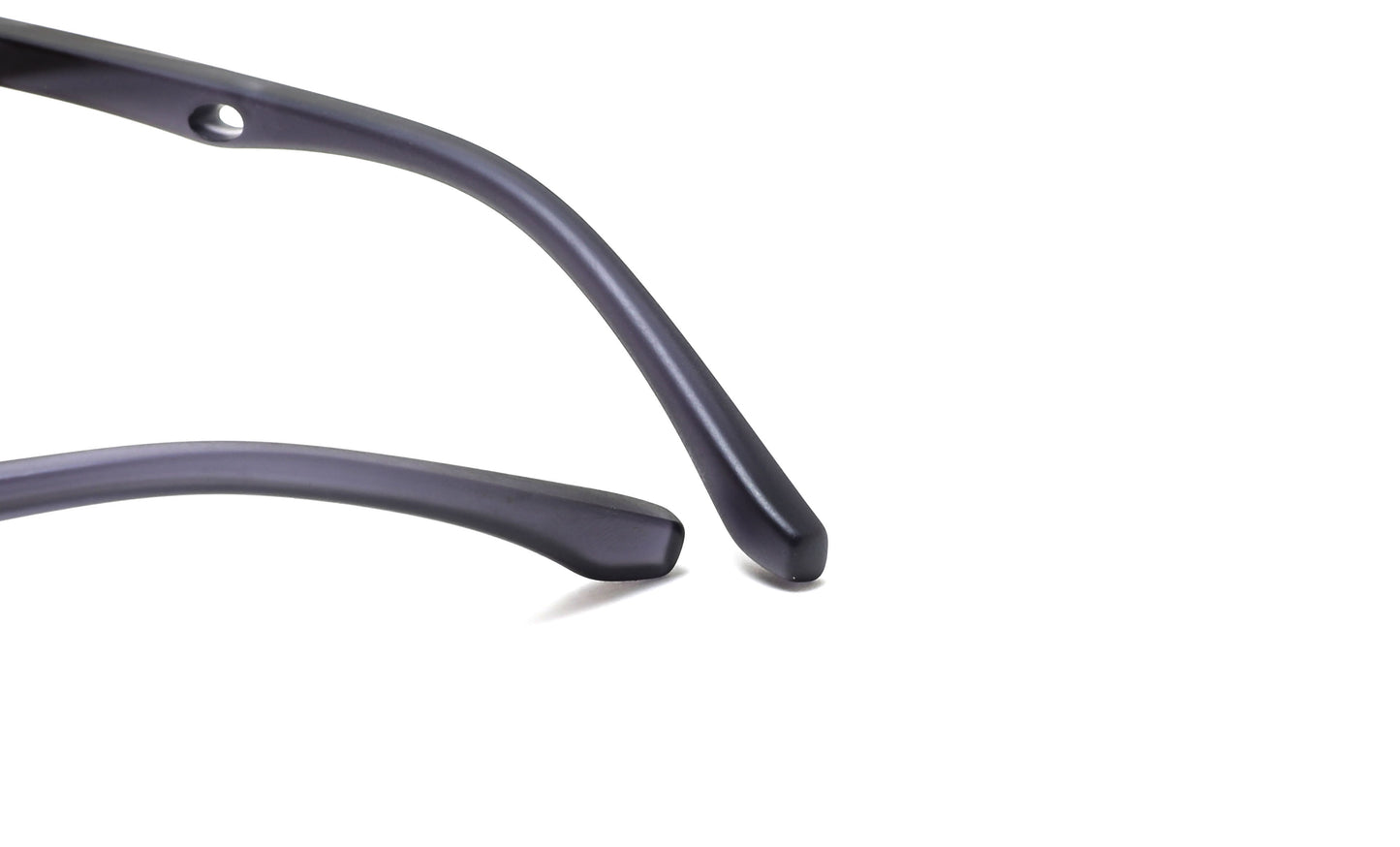 Discover L&M blue filter glasses, designed to reduce eye strain and enhance your comfort during screen time, all while looking stylish!